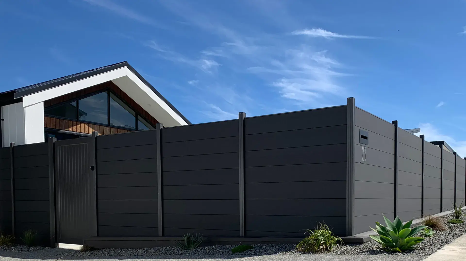 Timber vs Composite: Which Privacy Fence Is Better?