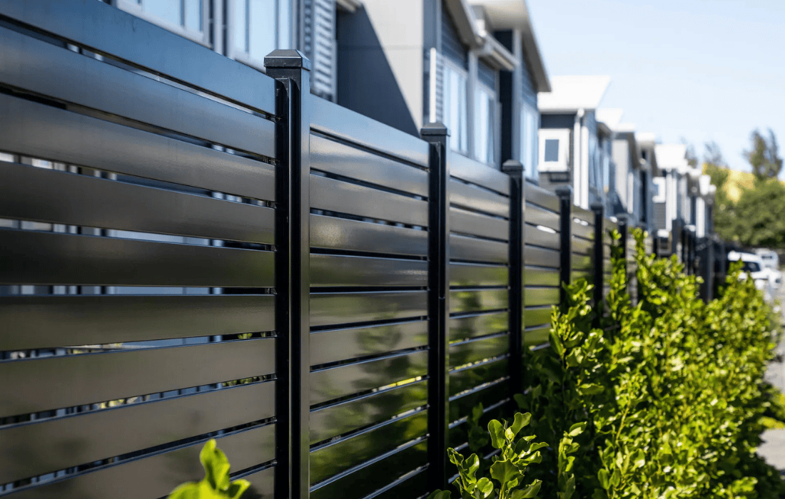 Residential Horizontal Slat Fencing 